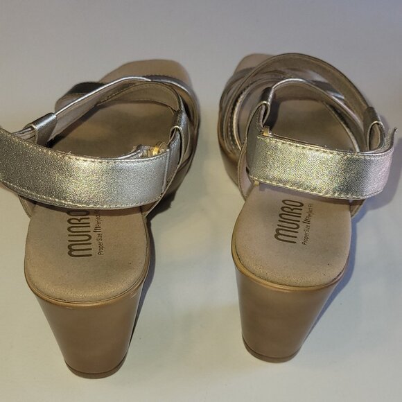 Munro Maddox Platform Wedge - Picture 10 of 11